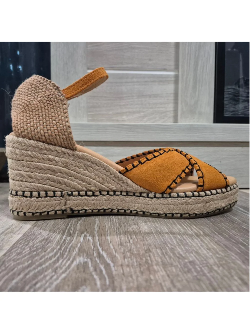 Women's Clara Duran Orange Beige Espadrille Wedge Sandals Size 8.5/39